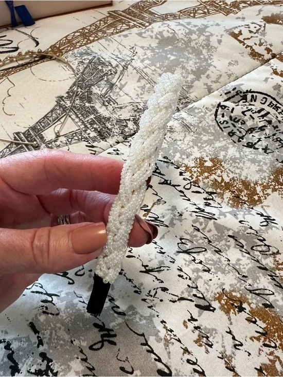 NWT! Lulu's White and Gold Pearl-Trim and Crystal Headbands - Picture 8 of 9